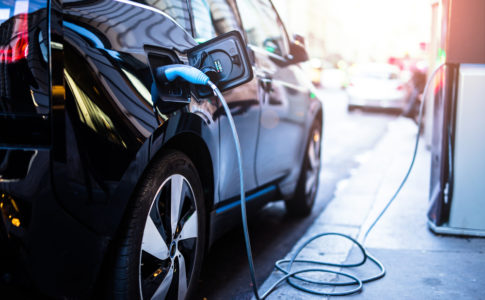 achat de voiture électrique en charge